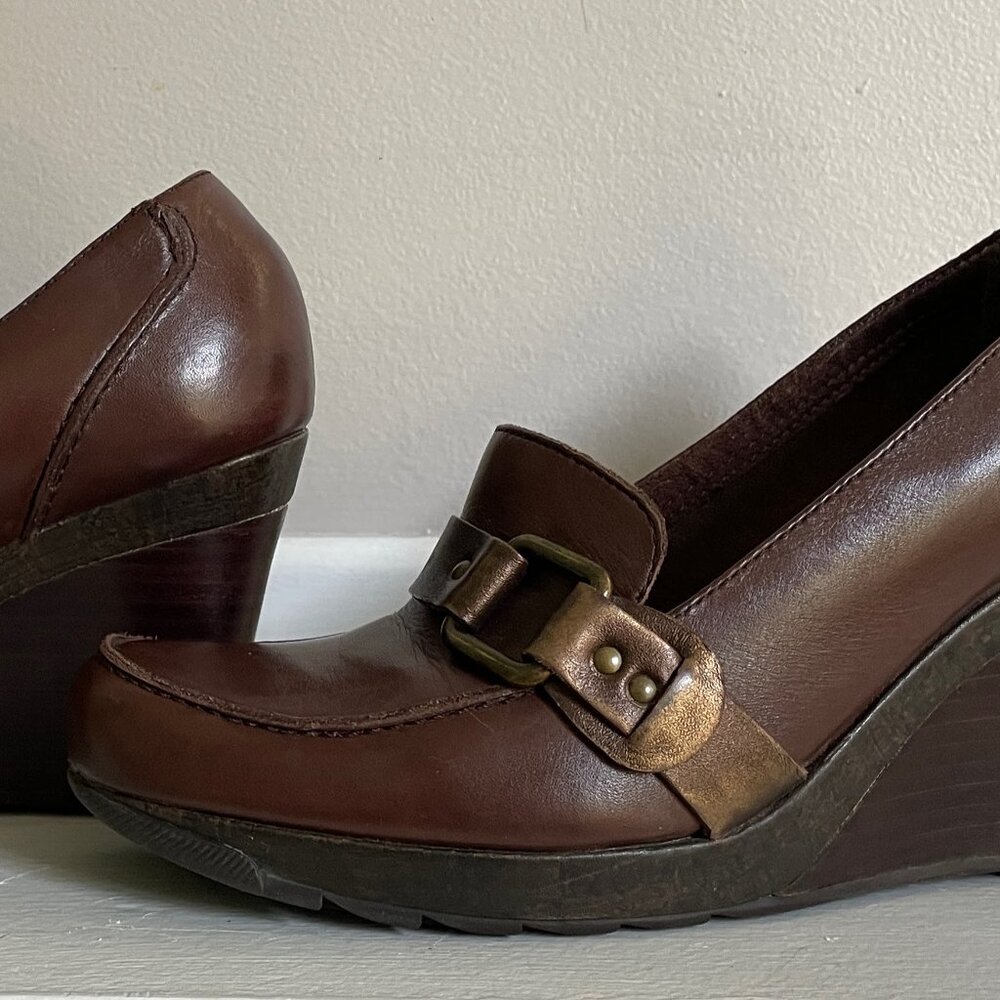 Brown leather wedge shoes